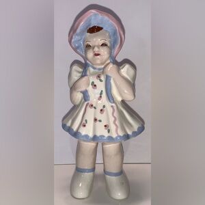 Vintage Florence Ceramics Girl   Susie White Dress with Bonnet   Figurine